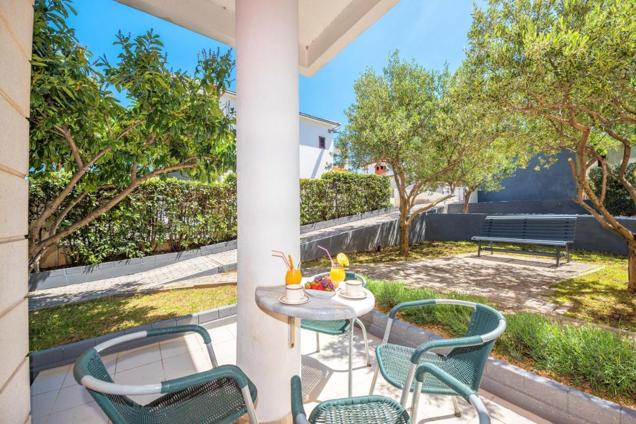 Villa Mihaela Трогир Екстериор снимка