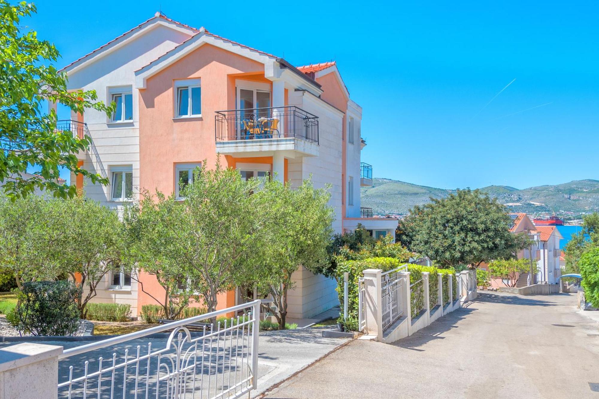 Villa Mihaela Трогир Екстериор снимка