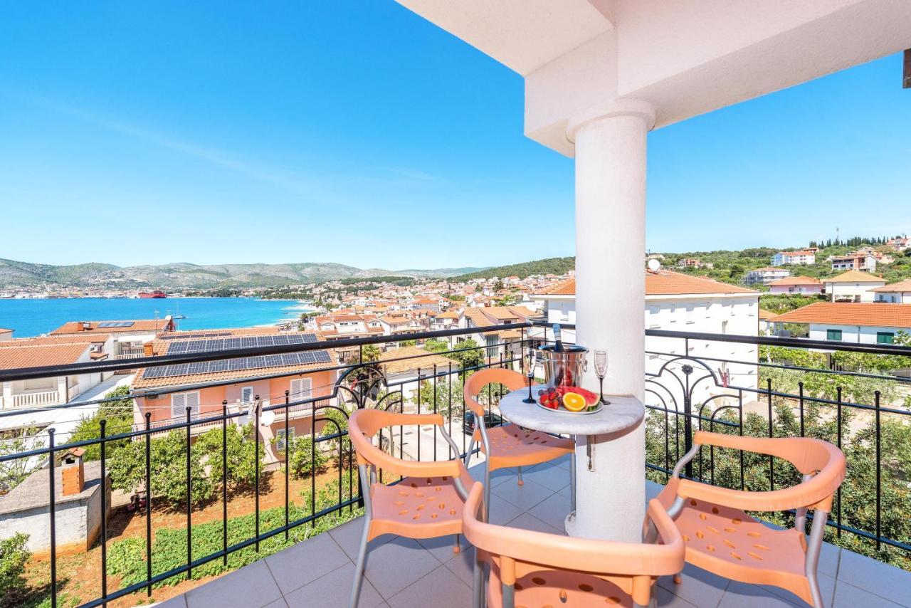 Villa Mihaela Трогир Екстериор снимка